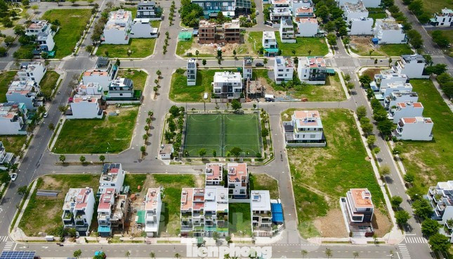 Khu đô thị Mỹ Gia còn nhiều nhà chưa xây dựng. Khu đô thị Mỹ Gia còn nhiều nhà chưa xây dựng.