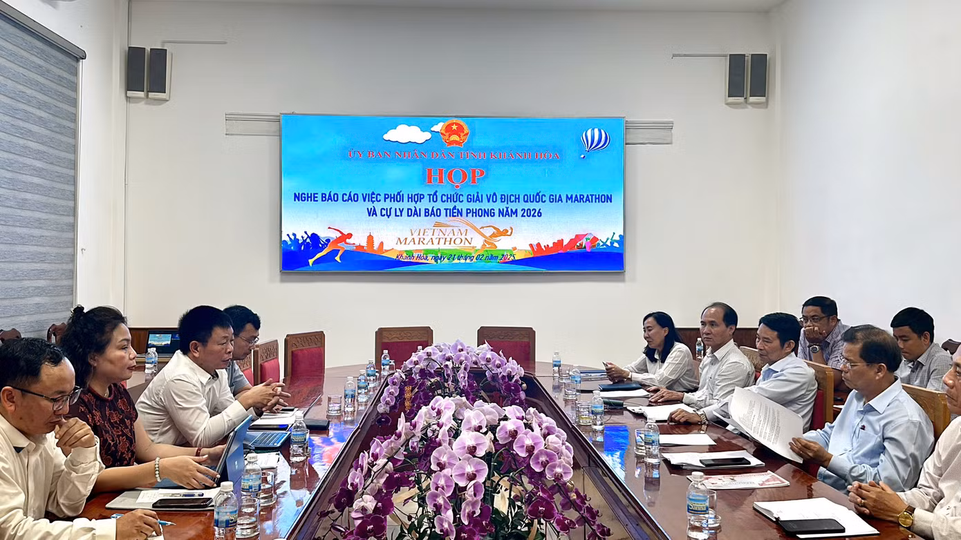 Toàn cảnh cuộc họp.