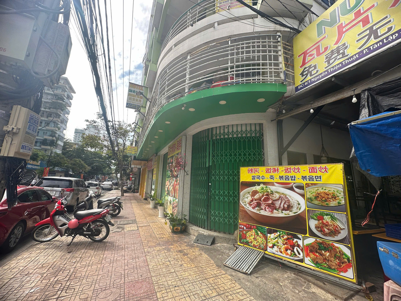 Nhà hàng bị khách tố "chặt chém" đóng cửa im lìm.