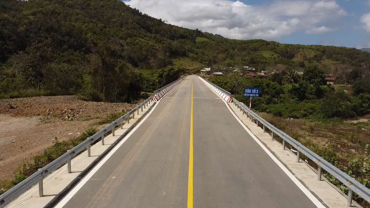 Dự án thành phần 2 từ xã Ma Nới, huyện Ninh Sơn, tỉnh Ninh Thuận đến ngã tư Tà Năng, huyện Đức Trọng, tỉnh Lâm Đồng, với chiều dài tuyến khoảng hơn 41km. Trong đó, đoạn qua địa phận tỉnh Ninh Thuận dài khoảng 23,937km, đoạn qua địa phận tỉnh Lâm Đồng dài khoảng 17,1km.