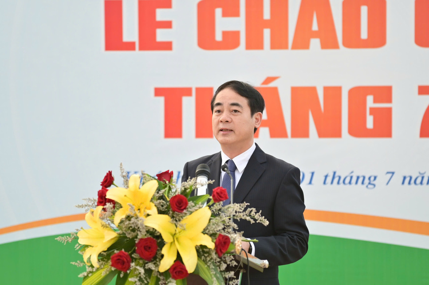 Bí thư Tỉnh ủy Khánh Hòa Nghiêm Xuân Thành phát biểu tại lễ chào cờ. Bí thư Tỉnh ủy Khánh Hòa Nghiêm Xuân Thành phát biểu tại lễ chào cờ.