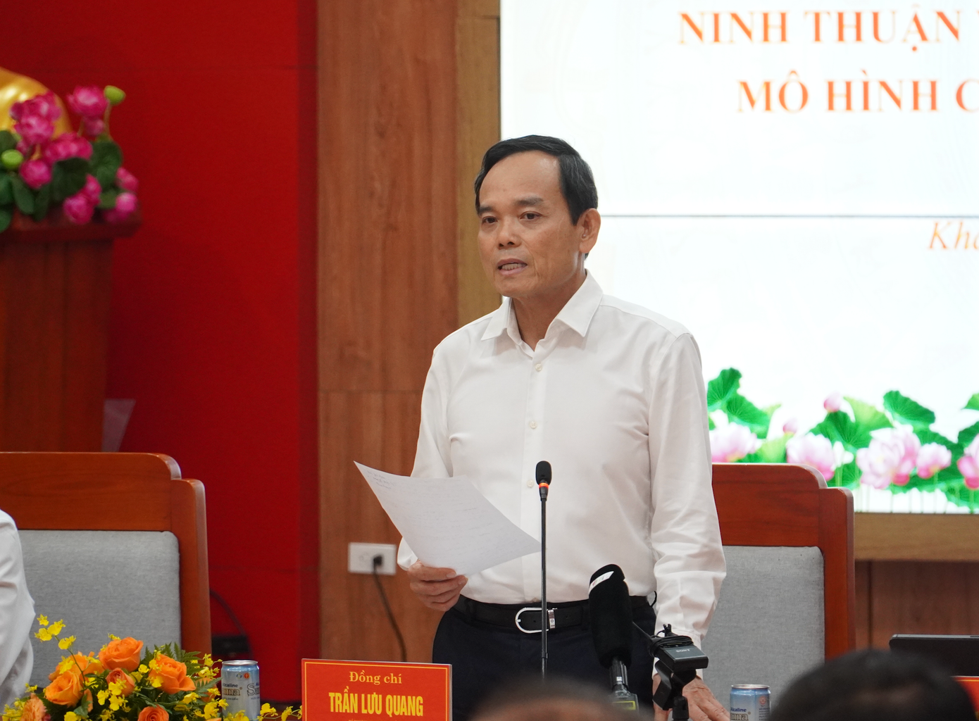 Trưởng Ban Chính sách, chiến lược Trung ương kết luận tại buổi làm việc. Trưởng Ban Chính sách, chiến lược Trung ương kết luận tại buổi làm việc.