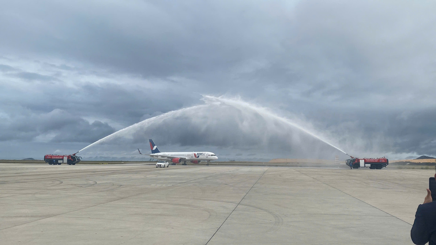 Chuyến bay số hiệu ZF2577 hạ cánh xuống sân bay quốc tế Cam Ranh.