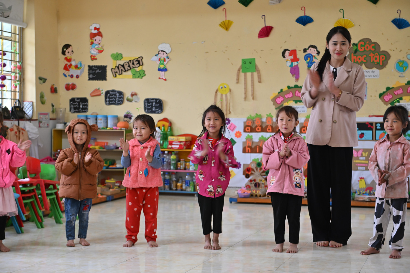 Học sinh điểm trường Lũng Chang háo hức mỗi ngày đến trường, nơi có cô Chi và những bữa ăn bán trú dinh dưỡng Học sinh điểm trường Lũng Chang háo hức mỗi ngày đến trường, nơi có cô Chi và những bữa ăn bán trú dinh dưỡng