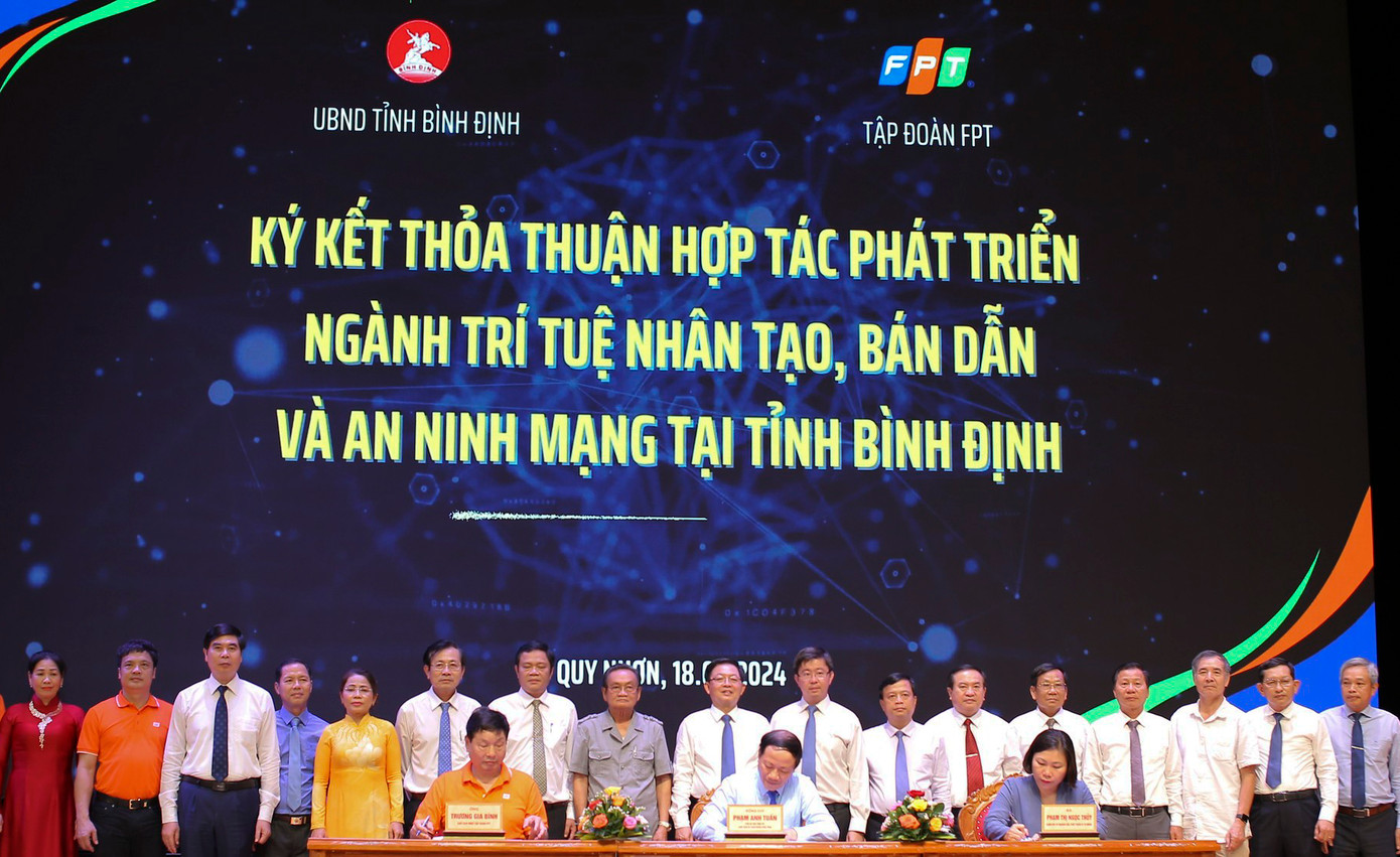 1. Ký kết thỏa thuận hợp tác phát triển ngành trí tuệ nhân tạo, bán dẫn và an ninh mạng tại Bình Định