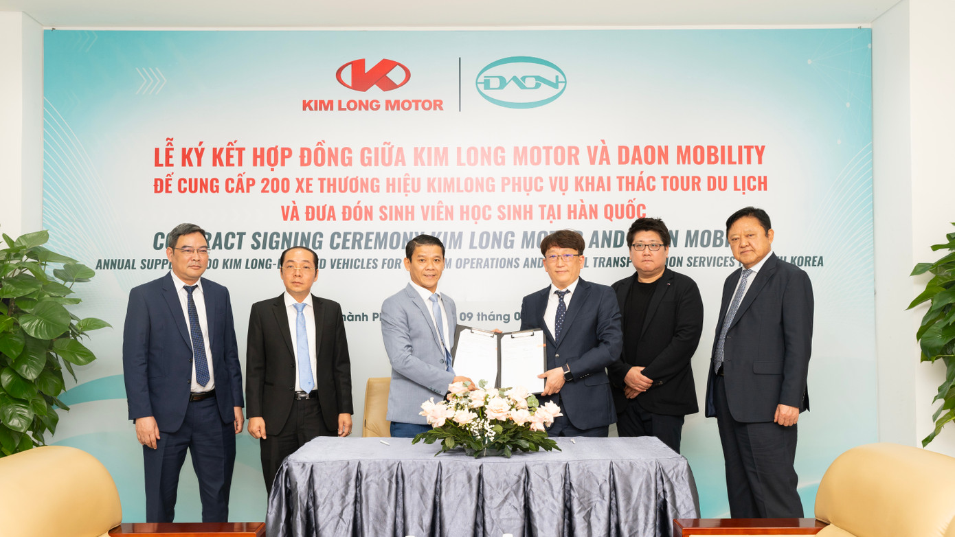 KIM LONG MOTOR ký kết hợp đồng với DAON Mobility cung cấp 200 xe bus thương hiệu KIMLONG phục vụ khai thác tour du lịch và đưa đón sinh viên, học sinh tại Hàn Quốc