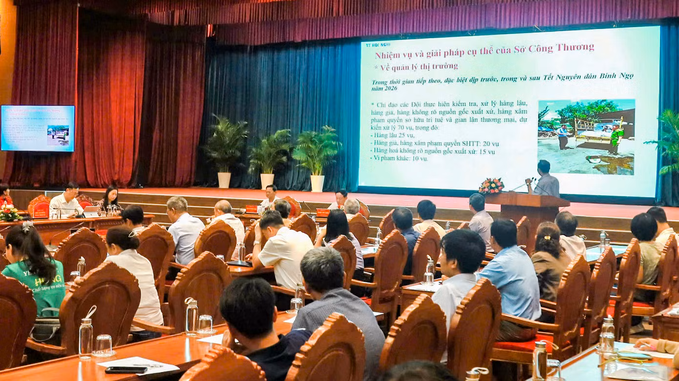 Hội nghị tăng cường quản lý nhà nước về đấu tranh chống buôn lậu, gian lận thương mại, hàng giả, hàng kém chất lượng, hàng không đảm bảo ATTP Hội nghị tăng cường quản lý nhà nước về đấu tranh chống buôn lậu, gian lận thương mại, hàng giả, hàng kém chất lượng, hàng không đảm bảo ATTP