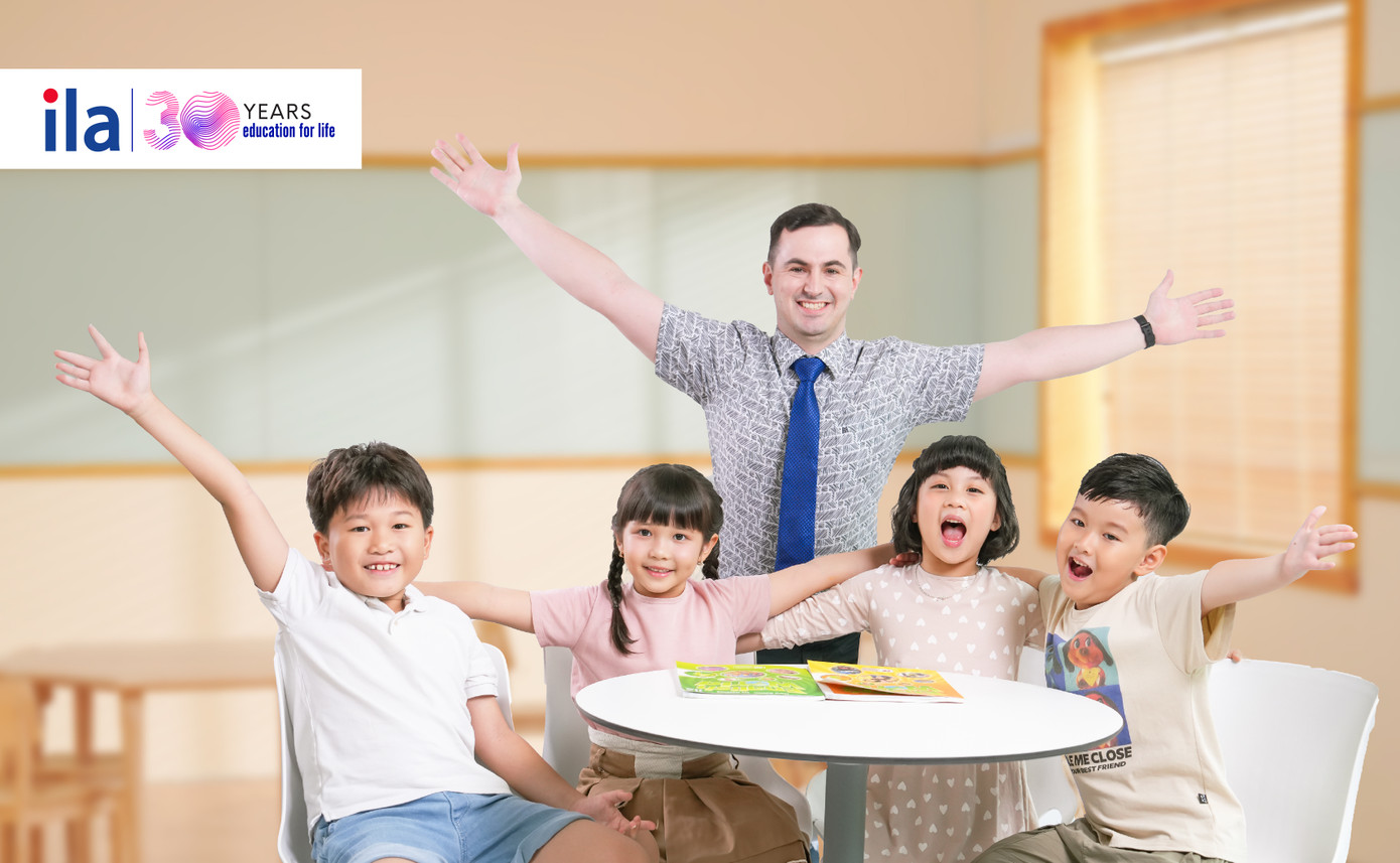 Học sinh học cùng giáo viên nước ngoài