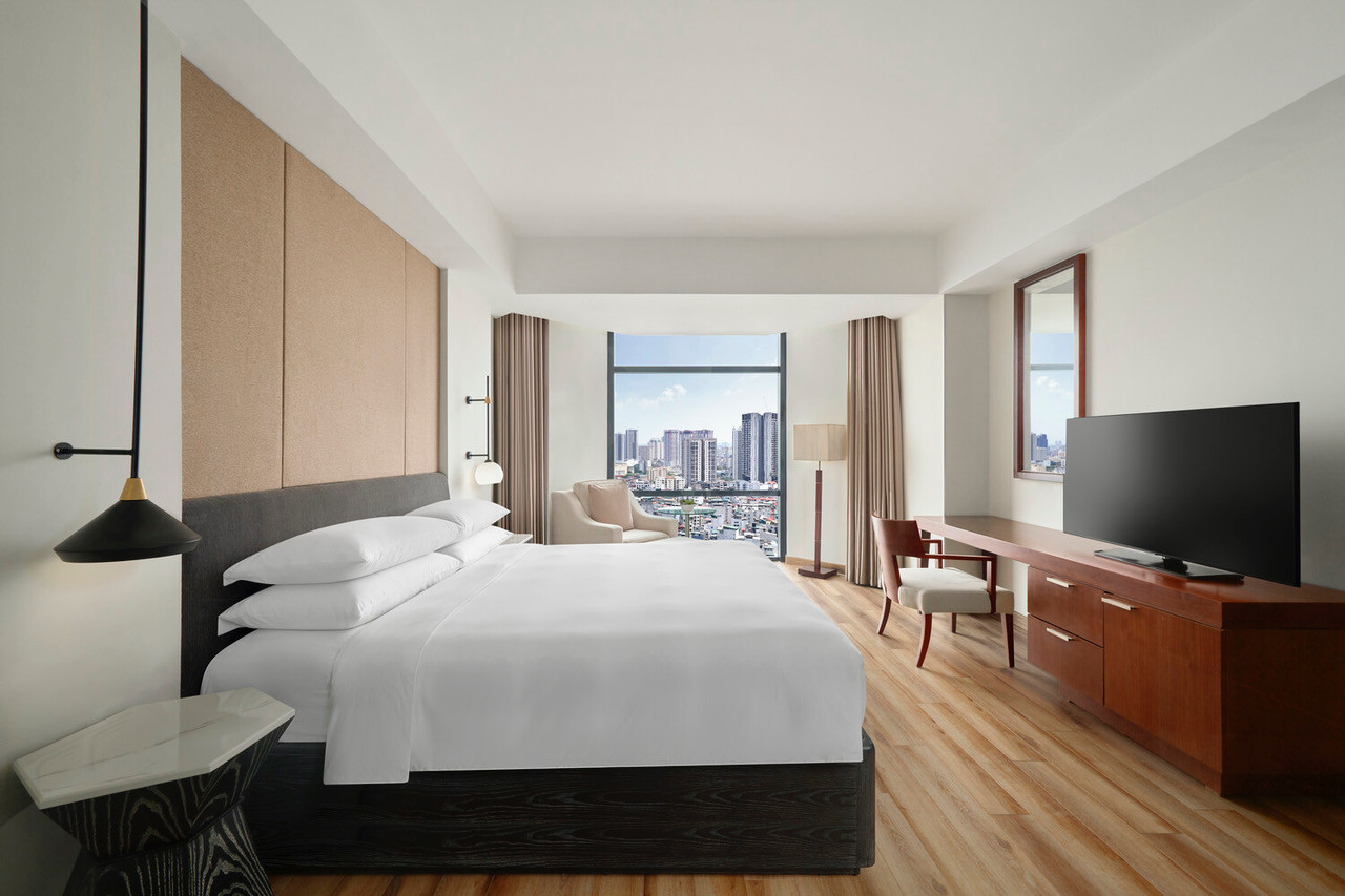 Chuỗi phòng lưu trú đều có các tiện nghi cao cấp và khu vực sinh hoạt riêng biệt.