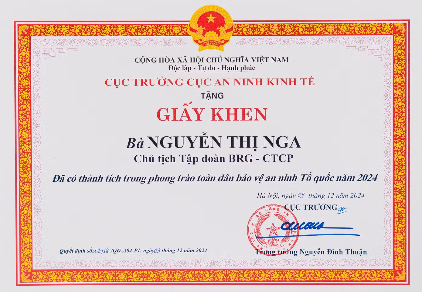 Giấy khen bà Nguyễn Thị Nga, Chủ tịch Tập đoàn BRG, từ Cục An ninh Kinh tế - Bộ Công An Giấy khen bà Nguyễn Thị Nga, Chủ tịch Tập đoàn BRG, từ Cục An ninh Kinh tế - Bộ Công An