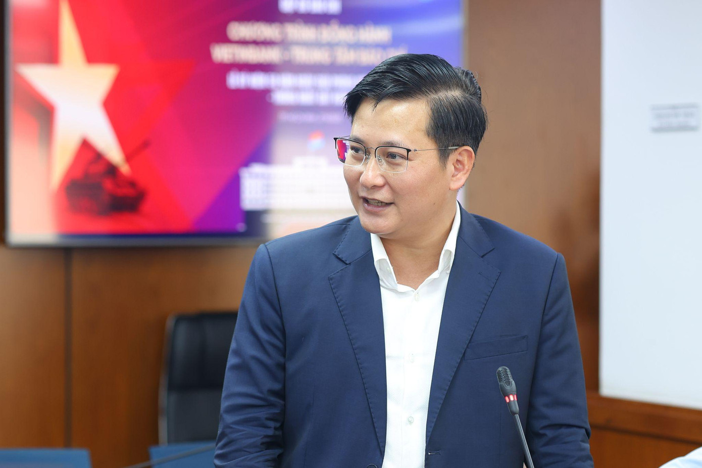 Ông Trần Công Quỳnh Lân, Phó Tổng Giám đốc kiêm Giám đốc Khối Công nghệ Thông tin, Giám đốc Khối Dữ liệu &amp; Trí tuệ nhân tạo VietinBank