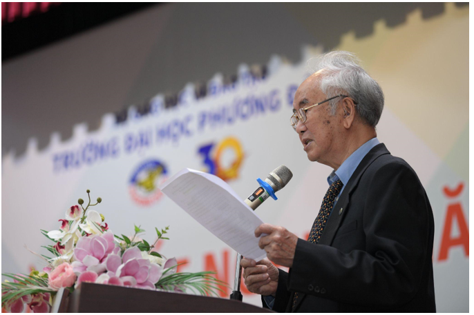 PGS.TS Bùi Thiện Dụ - Hiệu trưởng Nhà trường chia sẻ định hướng phát triển trường Đại học Phương Đông sau chuyển đổi - Ảnh : ĐH PHƯƠNG ĐÔNG