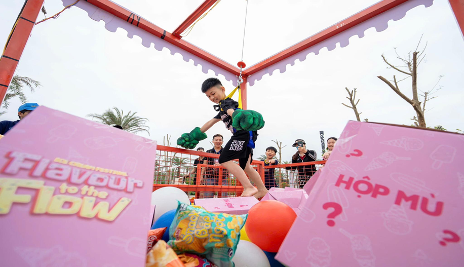 Các trò chơi ngoài trời thu hút cho các em nhỏ hào hứng tham gia