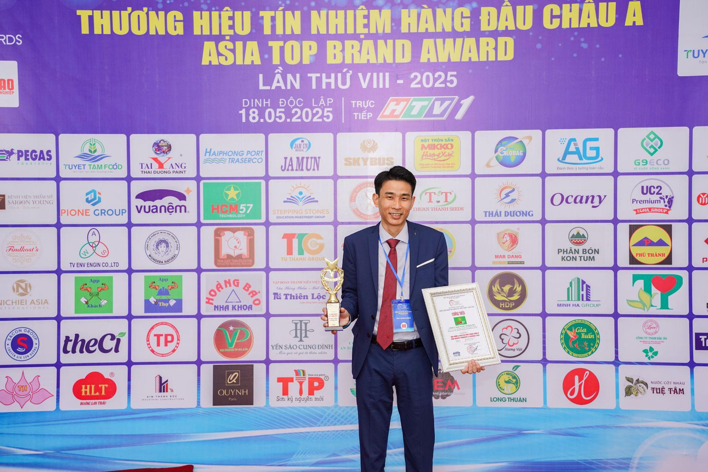 Ông Trần Viết Thi - Giám đốc Công nghệ thông tin, Công ty TNHH HCM57 Technology cho rằng, Thương hiệu Tín nhiệm hàng đầu Châu Á 2025 là một dấu mốc quan trọng, khẳng định uy tín và chất lượng của HCM57 Technology trên thị trường khu vực.