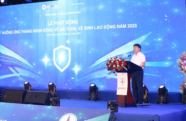 Ông Bùi Xuân Thành – Trưởng Ban An toàn EVNNPC phát biểu tại Lễ phát động Ông Bùi Xuân Thành – Trưởng Ban An toàn EVNNPC phát biểu tại Lễ phát động