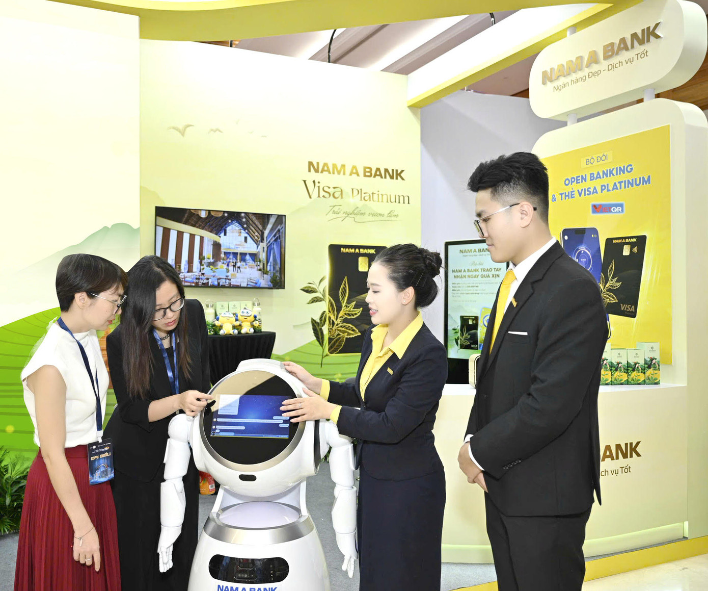 Nam A Bank mang nhiều giải pháp và công nghệ nổi bật đến sự kiện “Chuyển đổi số ngành Ngân hàng 2025”