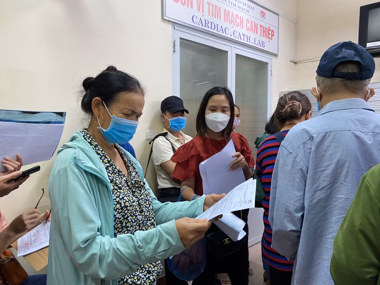 Bệnh nhân tại Viện Tim mạch BV Bạch Mai Bệnh nhân tại Viện Tim mạch BV Bạch Mai