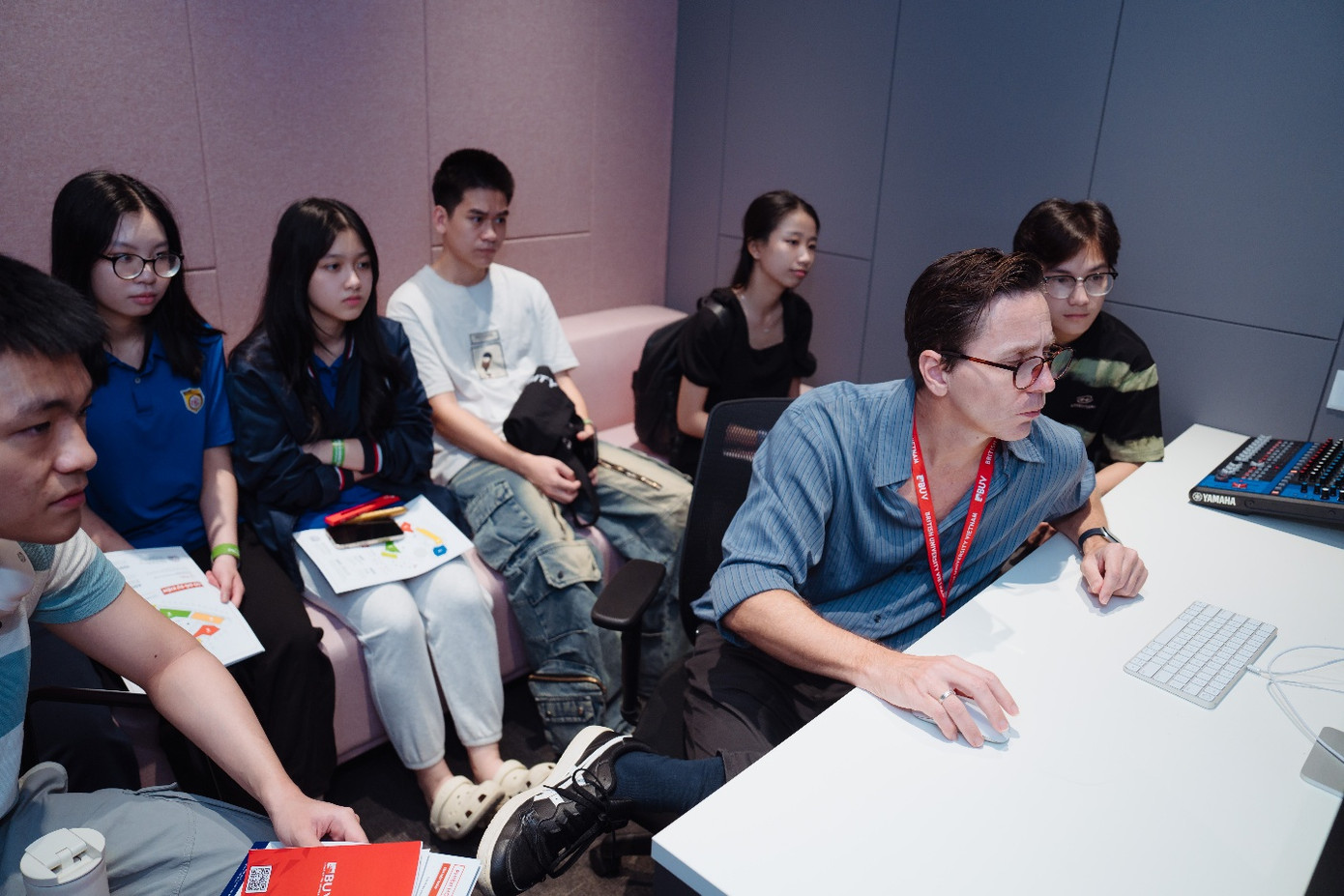 Thị trường điện ảnh phát triển mạnh mẽ mang đến nhiều chương trình đào tạo cho các bạn trẻ đam mê sáng tạo