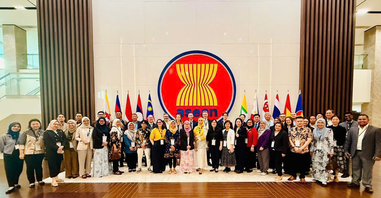 Các đại biểu tham dự workshop “Nông nghiệp và hệ thống thực phẩm bền vững”, Jarkata - Indonesia ngày 23-24/4/2025.