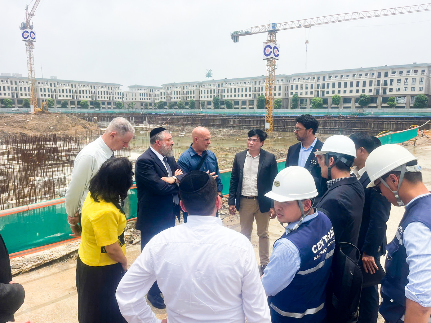 Bộ trưởng cùng đoàn đại biểu thăm công trình Central đang thi công tại Hà Nội - Chung cư cao cấp Vinhomes Ocean Park 2.