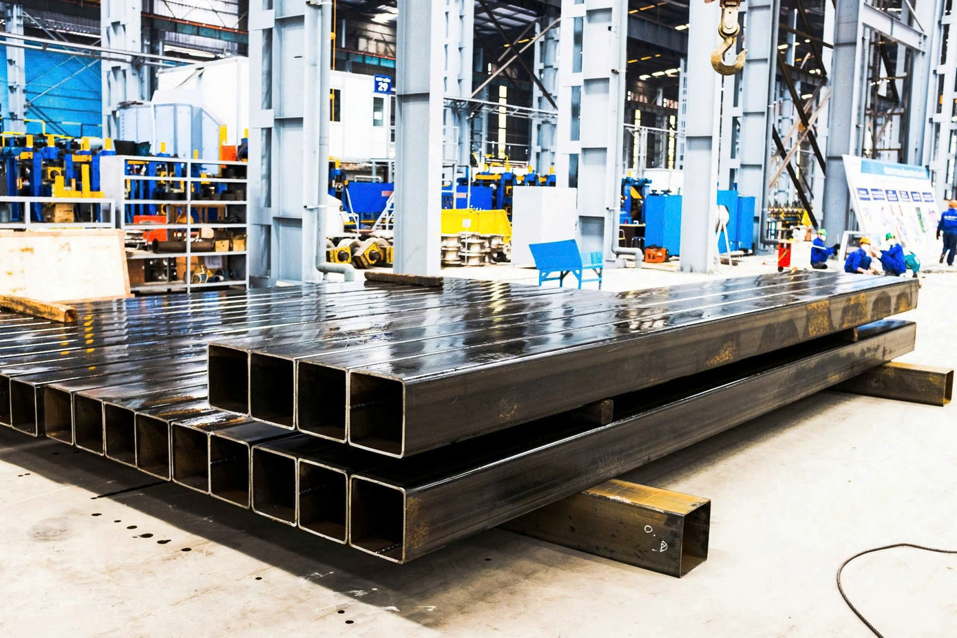 Ống thép Hòa Phát sản xuất theo hệ thống quản lý chất lượng ISO 9001: 2015 và ISO 14001: 2015, đáp ứng đầy đủ các tiêu chuẩn khắt khe nhất hiện nay