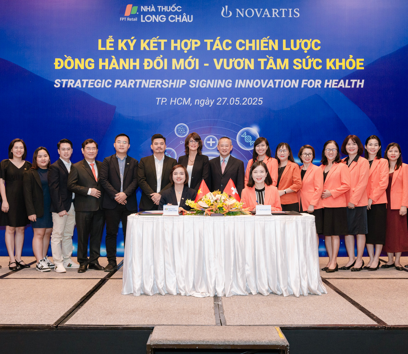 FPT Long Châu đồng hành cùng Novartis nâng tầm chăm sóc sức khỏe người Việt.