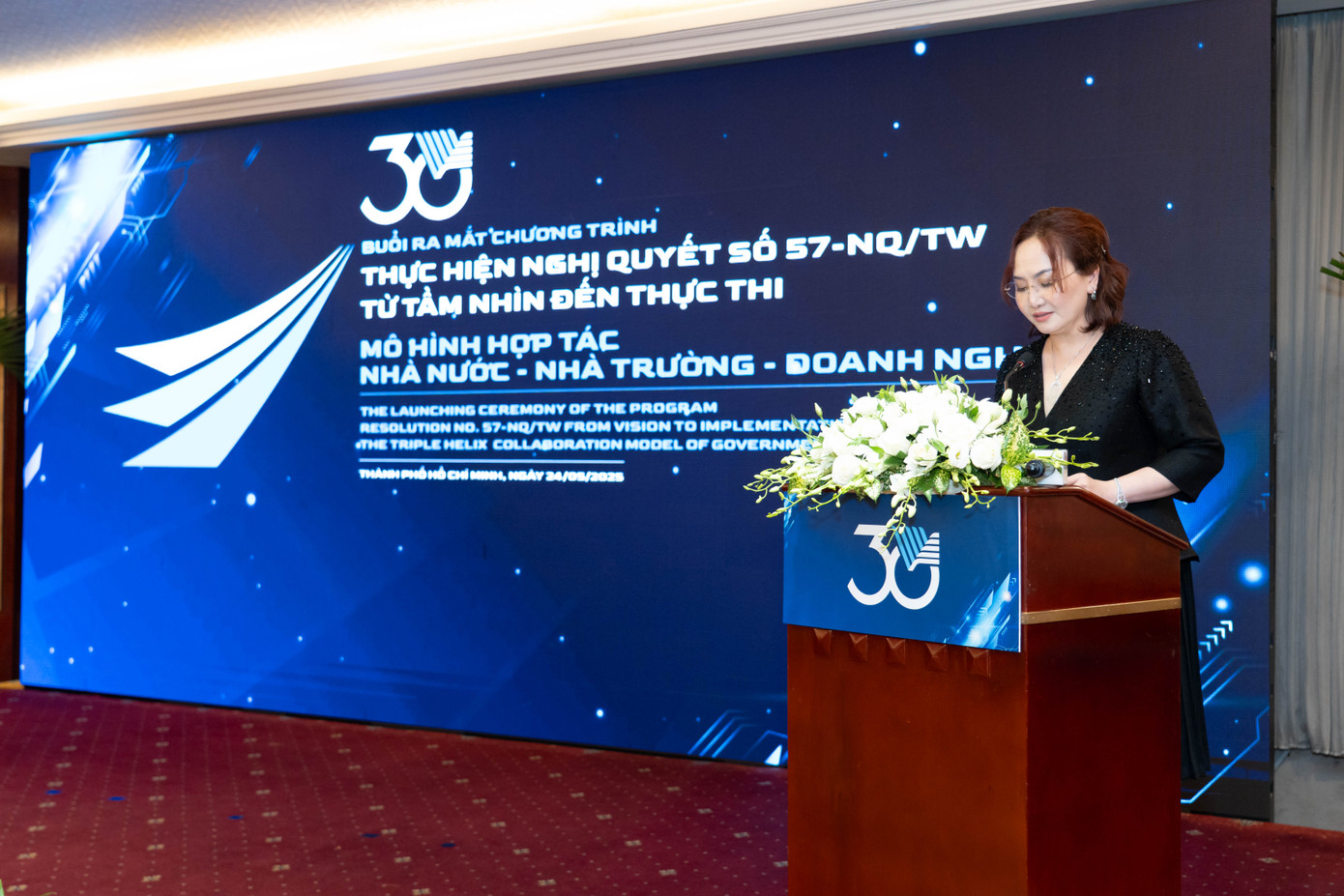 Bà Huỳnh Đặng Ức My nhấn mạnh về tầm quan trọng của sự nghiệp phát triển nguồn nhân lực và đổi mới sáng tạo trong chuyển đổi ngành kinh tế nông nghiệp nước nhà Bà Huỳnh Đặng Ức My nhấn mạnh về tầm quan trọng của sự nghiệp phát triển nguồn nhân lực và đổi mới sáng tạo trong chuyển đổi ngành kinh tế nông nghiệp nước nhà