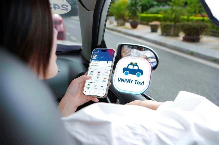 VNPAY Taxi hỗ trợ đặt taxi, xe máy trên app ngân hàng.