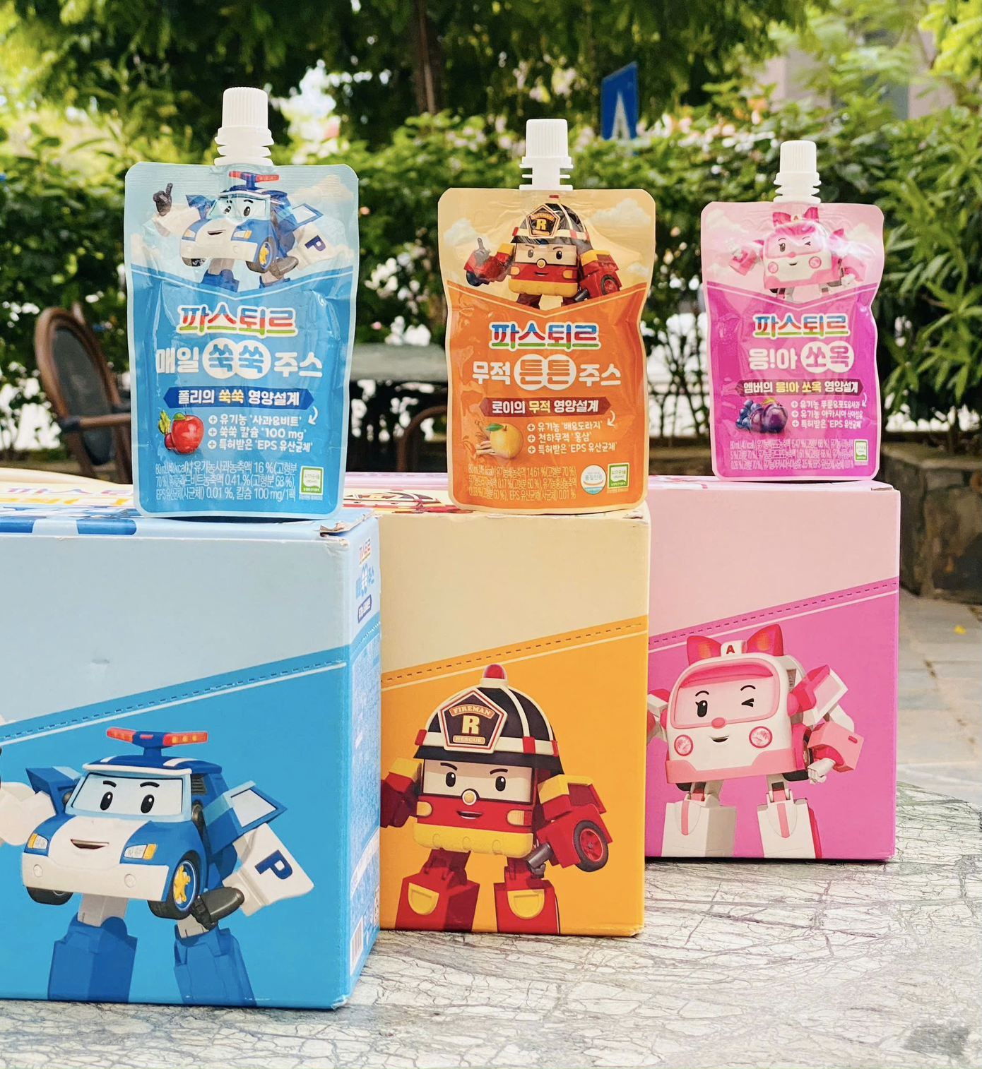 Bộ ba sản phẩm nước ép trái cây Organic Pasteur cam kết chất lượng và sự an toàn tuyệt đối cho các mẹ khi chăm sóc sức khỏe cho con yêu. Bộ ba sản phẩm nước ép trái cây Organic Pasteur cam kết chất lượng và sự an toàn tuyệt đối cho các mẹ khi chăm sóc sức khỏe cho con yêu.