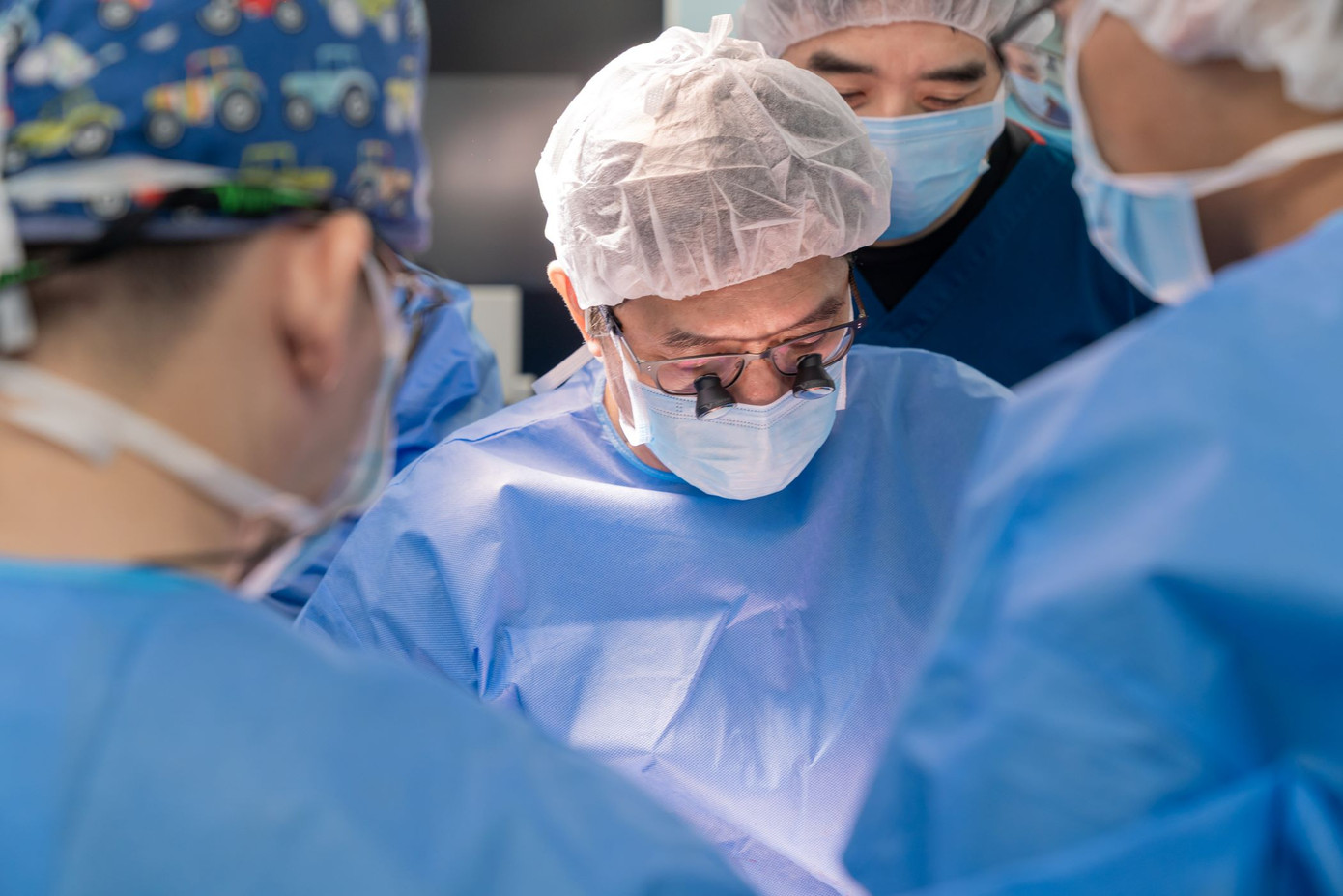 PGS.TS.BS Lê Văn Thành - chuyên gia đầu ngành trong lĩnh vực ghép gan tại Việt Nam chủ trì ca mổ