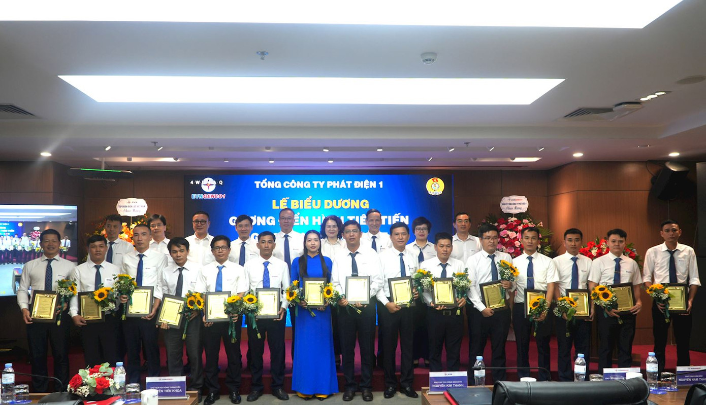 Các gương điển hình tiên tiến giai đoạn 2020-2025 của EVNGENCO1 được vinh danh Các gương điển hình tiên tiến giai đoạn 2020-2025 của EVNGENCO1 được vinh danh