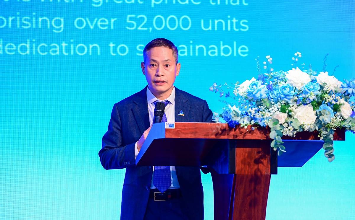 Tổng Giám đốc Tập đoàn Đất Xanh - ông Bùi Ngọc Đức phát biểu tại sự kiện Tổng Giám đốc Tập đoàn Đất Xanh - ông Bùi Ngọc Đức phát biểu tại sự kiện
