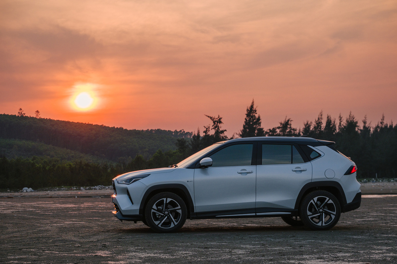 Ngày càng nhiều khách hàng tin tưởng và lựa chọn Yaris Cross là người bạn đồng hành.