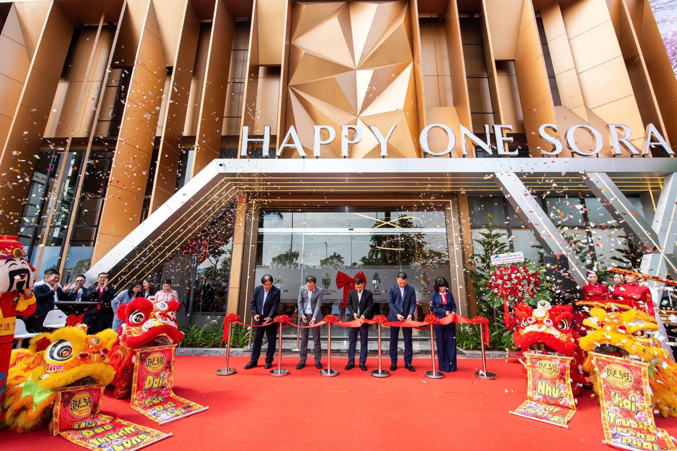 Sự kiện khai trương Nhà điều hành ngày 17/05 vừa qua thu hút đông đảo khách tham dự.