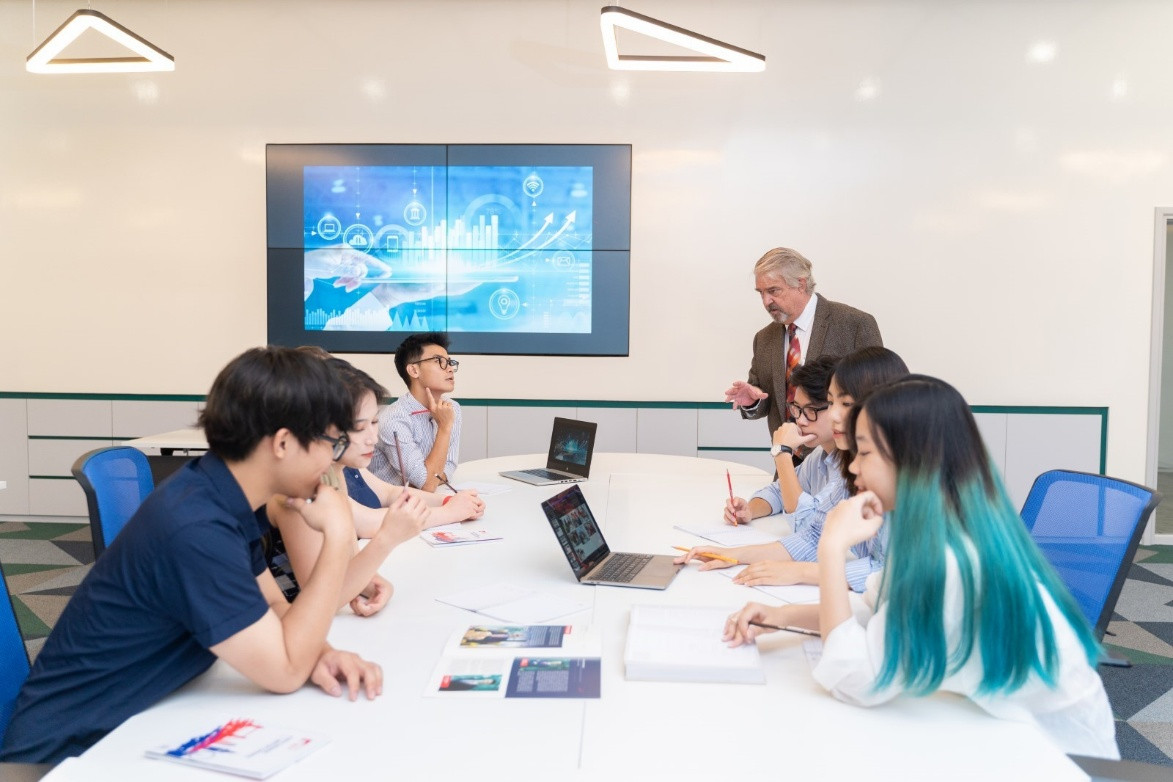 Sự đổ bộ của dữ liệu đã tạo ra một làn sóng nhu cầu nhân lực chất lượng cao chưa từng có.