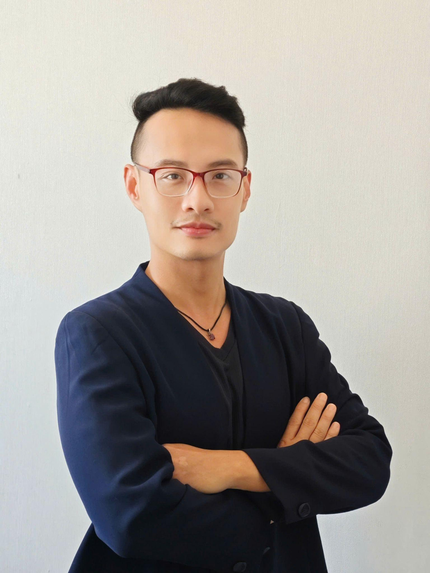 KTS - NHIẾP ẢNH GIA ĐỒNG LÂM THANH TÙNG KTS - NHIẾP ẢNH GIA ĐỒNG LÂM THANH TÙNG