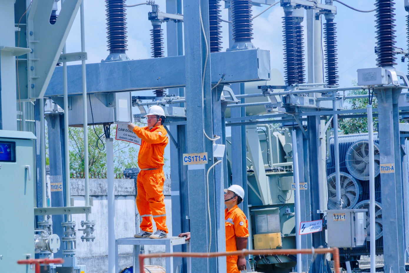 Đóng điện hoàn tất dự án Cải tạo, nâng công suất Trạm biến áp 110kV Suối Dộp (Tây Ninh) ngày 27/4/2025.