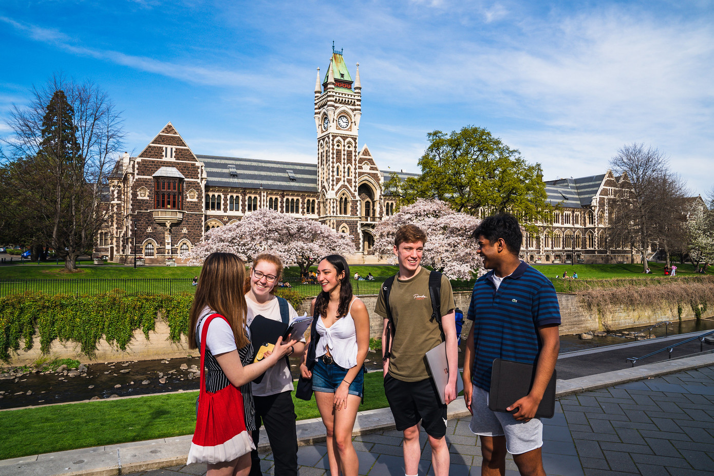 ĐH Otago hiện có 3.000 sinh viên quốc tế đến từ hơn 100 quốc gia theo học.