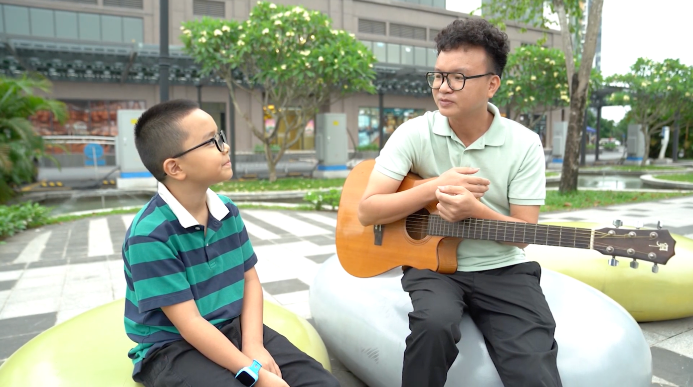 Bố Con Sâu – cặp bố con TikToker với những video âm nhạc đầy yêu thương – mang câu chuyện gia đình ấm áp đến với series đặc biệt mừng ngày 1/6