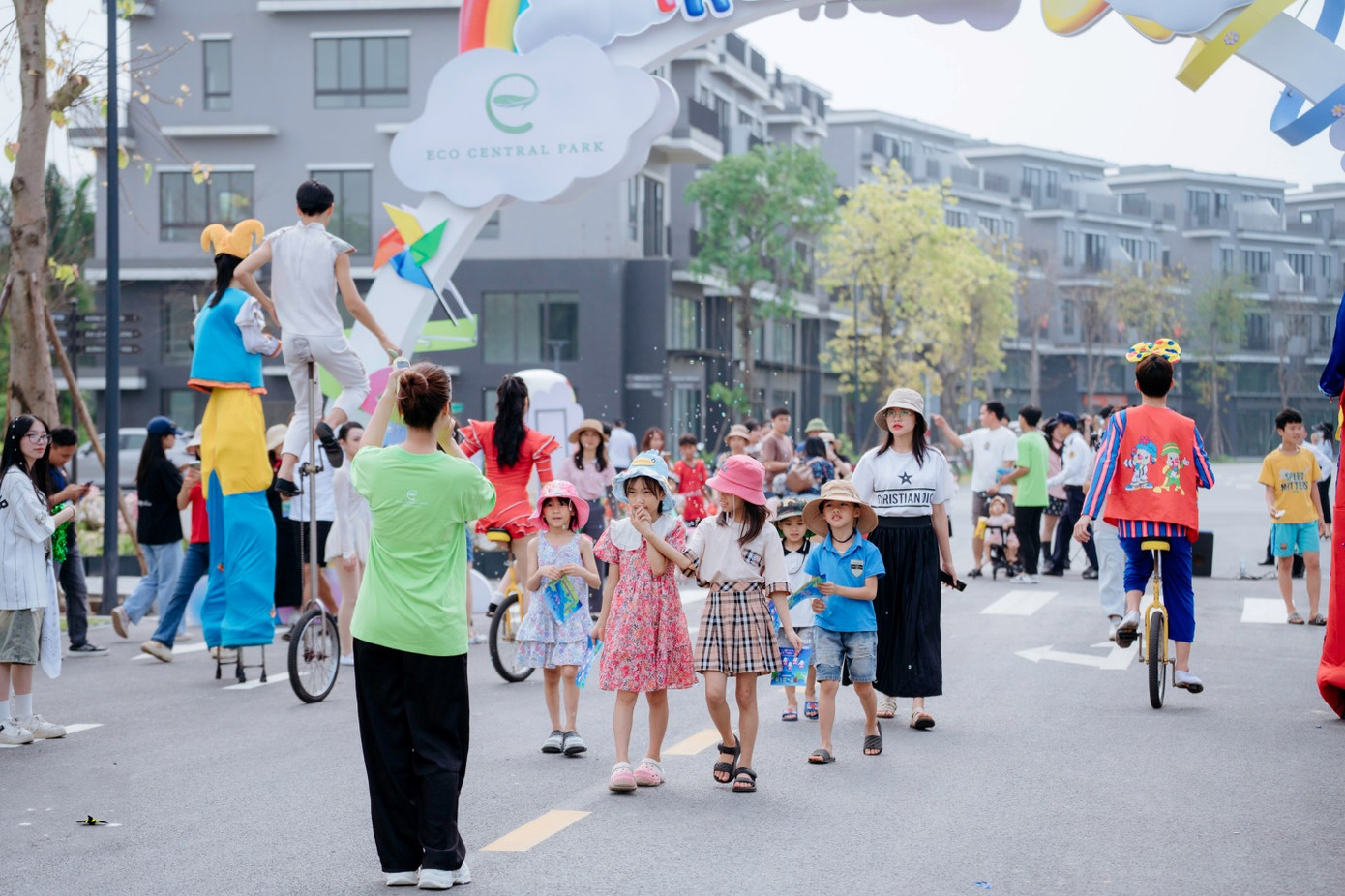 Eco Central Park thu hút trẻ nhỏ với nhiều hoạt động thú vị