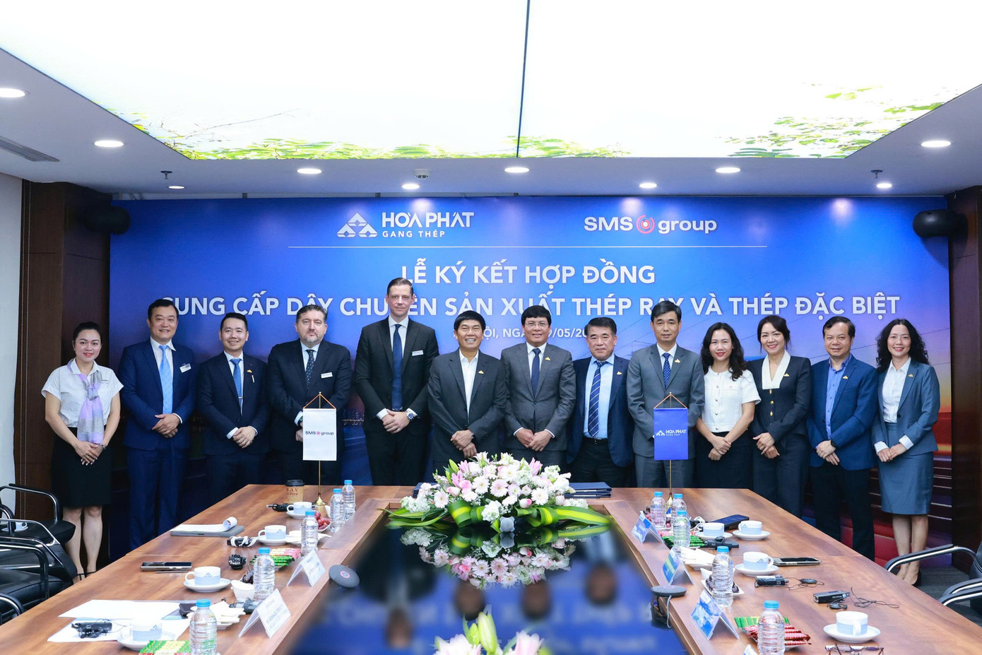 Hòa Phát và SMS Group ký hợp đồng cung cấp dây chuyền cán thép ray và thép đặc biệt