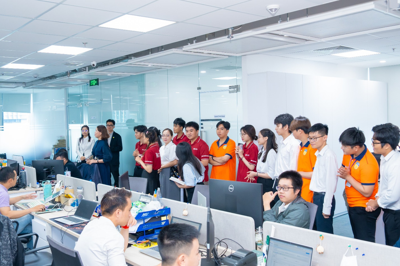 Các hoạt động kiến tập, thực tập doanh nghiệp diễn ra thường xuyên và đa dạng tạo cơ hội cho các bạn cọ xát môi trường thực tế Các hoạt động kiến tập, thực tập doanh nghiệp diễn ra thường xuyên và đa dạng tạo cơ hội cho các bạn cọ xát môi trường thực tế