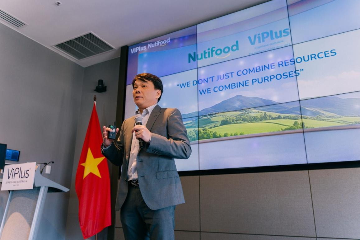 Phó Chủ tịch Hội Đồng Quản Trị Nutifood chia sẻ tầm nhìn, mục tiêu chung của cả hai thương hiệu Nutifood - ViPlus Dairy và kỳ vọng về hợp tác liên doanh. Phó Chủ tịch Hội Đồng Quản Trị Nutifood chia sẻ tầm nhìn, mục tiêu chung của cả hai thương hiệu Nutifood - ViPlus Dairy và kỳ vọng về hợp tác liên doanh.