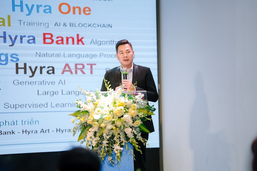 Ông Trần Nam Chung - Nhà sáng lập &amp; Chủ tịch HĐQT Hyra Holdings chia sẻ tại đại hội.