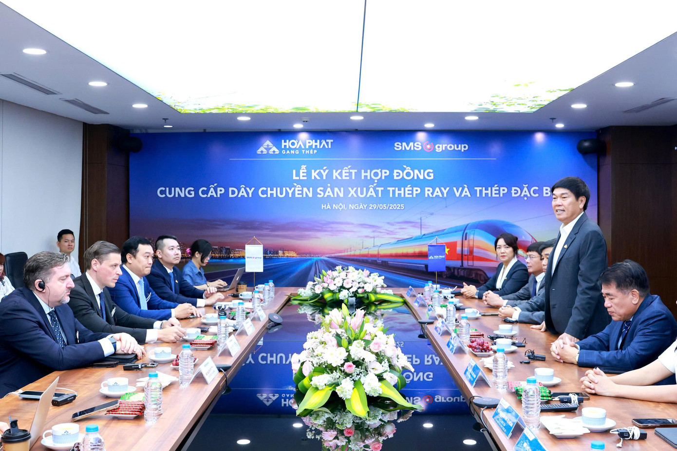 Chủ tịch Hòa Phát Trần Đình Long tự tin cung cấp sản phẩm ray tàu cao tốc đúng tiến độ với chất lượng tốt nhất giá cả cạnh tranh