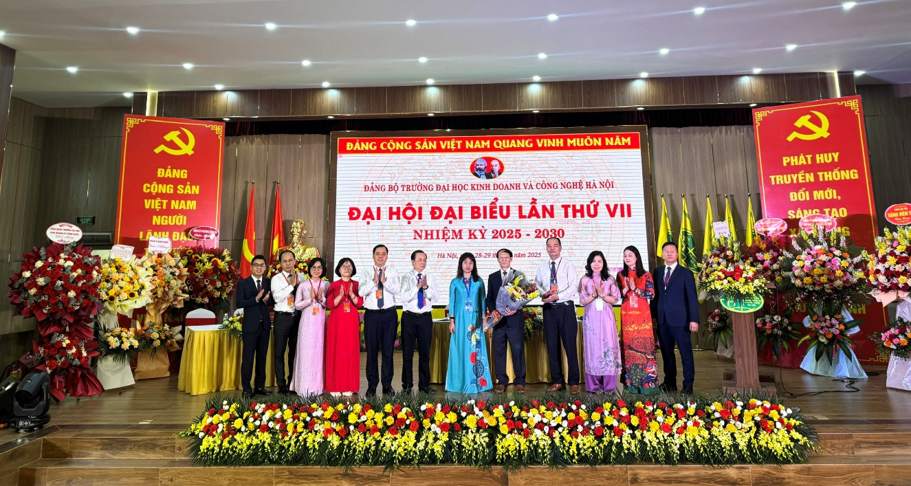 Ban Chấp hành Đảng bộ khóa VII nhiệm kỳ 2025 – 2030 ra mắt đại hội Ban Chấp hành Đảng bộ khóa VII nhiệm kỳ 2025 – 2030 ra mắt đại hội