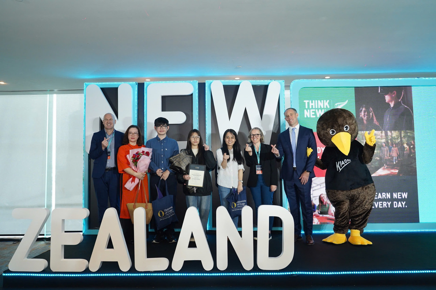 Các học sinh Việt Nam xuất sắc giành được học bổng trị giá 50.000 NZD tại ĐH Otago trong học kì 1/ 2025.