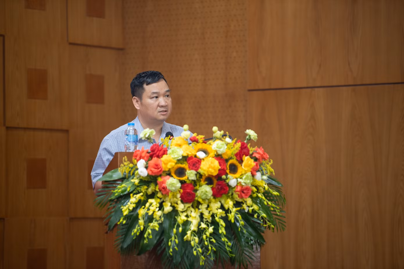 TS.BS Phan Thảo Nguyên, Phó Giám đốc Bệnh viện E kiêm Phụ trách điều hành Trung tâm Tim mạch, đại diện đội ngũ y bác sĩ, phát biểu tại chương trình. TS.BS Phan Thảo Nguyên, Phó Giám đốc Bệnh viện E kiêm Phụ trách điều hành Trung tâm Tim mạch, đại diện đội ngũ y bác sĩ, phát biểu tại chương trình.