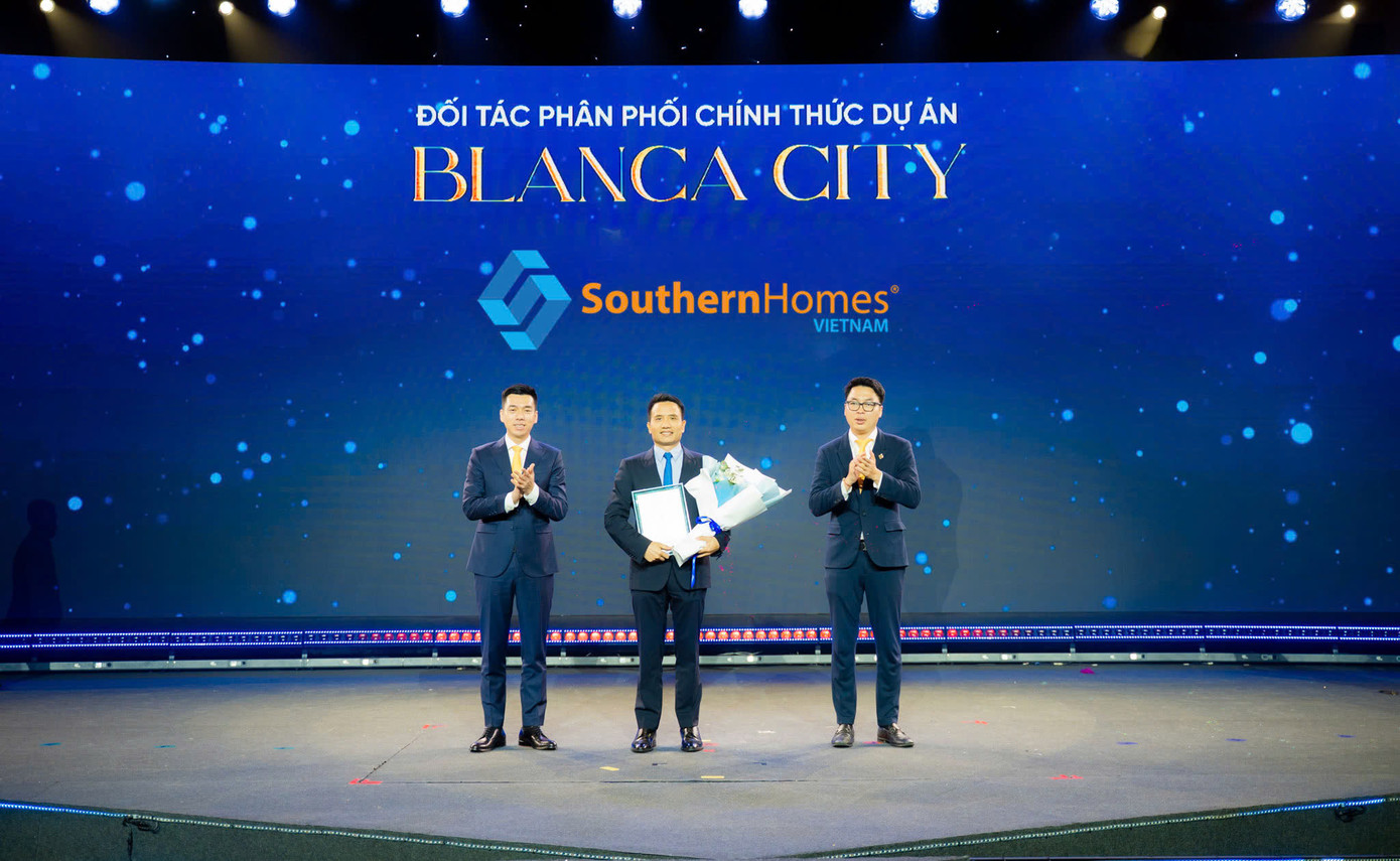 Đại diện Southern Homes Việt Nam nhận giấy chứng nhận đối tác chiến lược phân phối “siêu phẩm” Blanca City Đại diện Southern Homes Việt Nam nhận giấy chứng nhận đối tác chiến lược phân phối “siêu phẩm” Blanca City