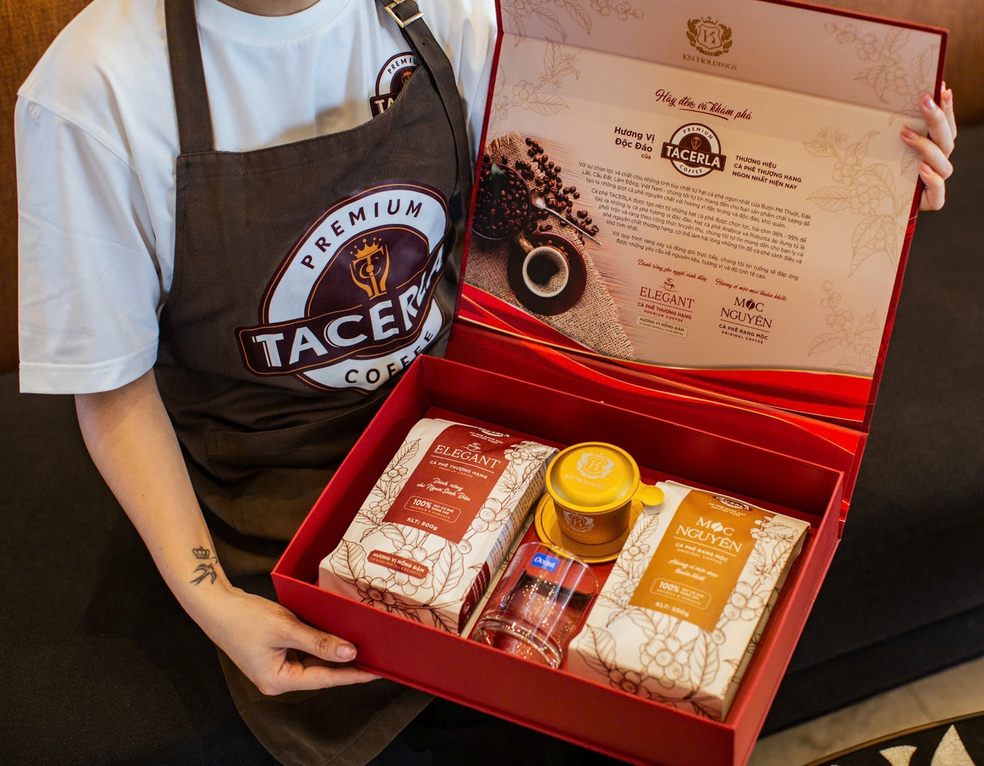 Hộp quà Tacerla được thiết kế với hai lựa chọn hương vị độc đáo